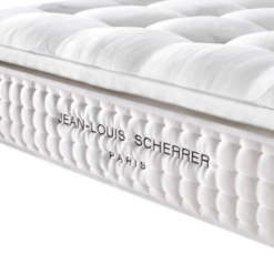 Image de Matelas Carlton double Hybride composé de ressort ensachés Jean Louis Scherrer sur un lit double