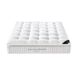 Image de Matelas Carlton double Hybride composé de ressort ensachés Jean Louis Scherrer sur un lit double