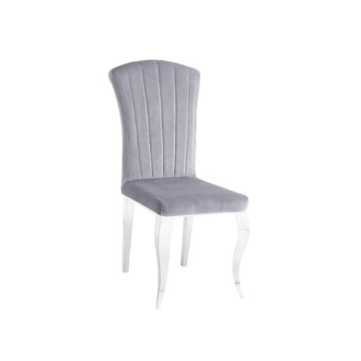 Image de Chaise design Louis Velours antitache Gris Clair Pieds inoxydable Argenté sur fond blanc. Chaise de salle à manger ou de bureau