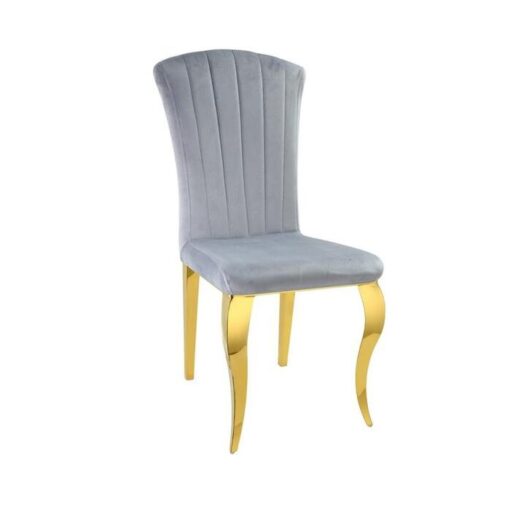 Image de Chaise design Louis Velours antitache Gris Clair Pieds inoxydable Dorés sur fond blanc. Chaise de salle à manger ou de bureau