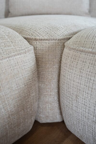 canapé modulable Mood en tissu chenille, avec méridienne, formes contemporaines et assises larges