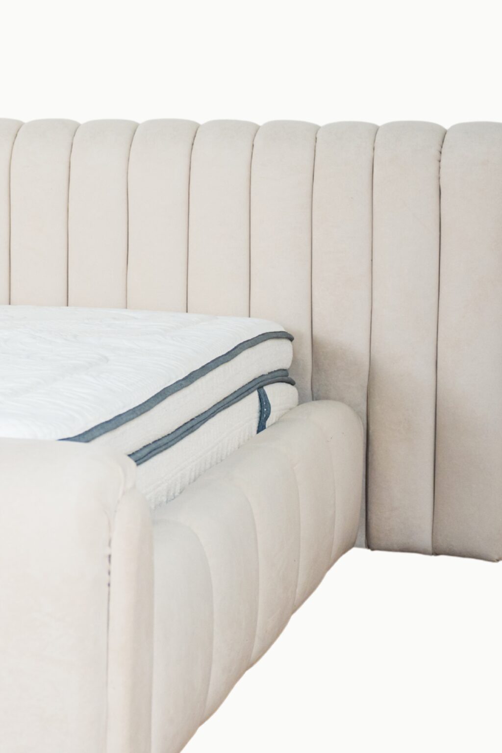 LIT COFFRE ARIA XL TISSU VELOURS ANTITACHE ET DEPERLANT 3 1 LIT COFFRE ARIA XL TISSU VELOURS ANTITACHE ET DEPERLANT 3 1