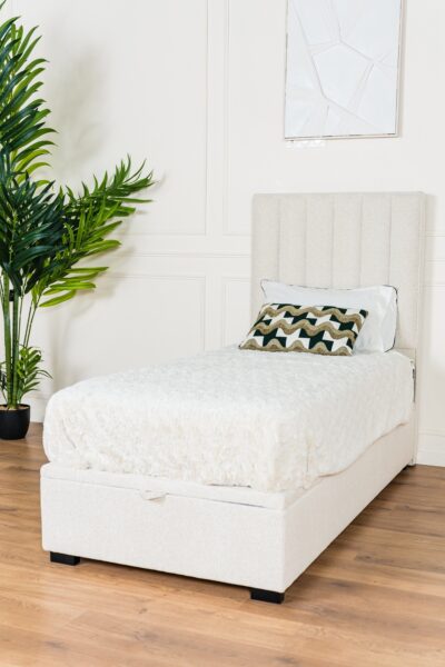 Lit coffre Prada 1 place, tissu chenille écru, fabrication européenne.