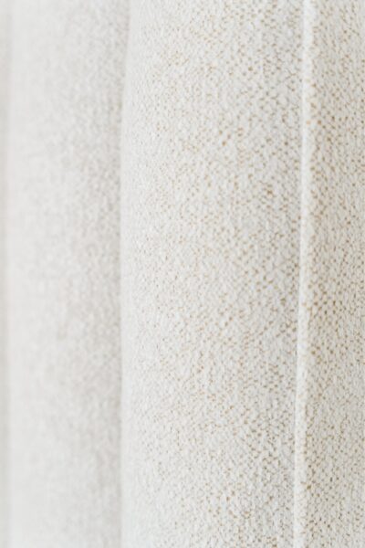 Lit coffre Prada 1 place, tissu chenille écru, fabrication européenne.