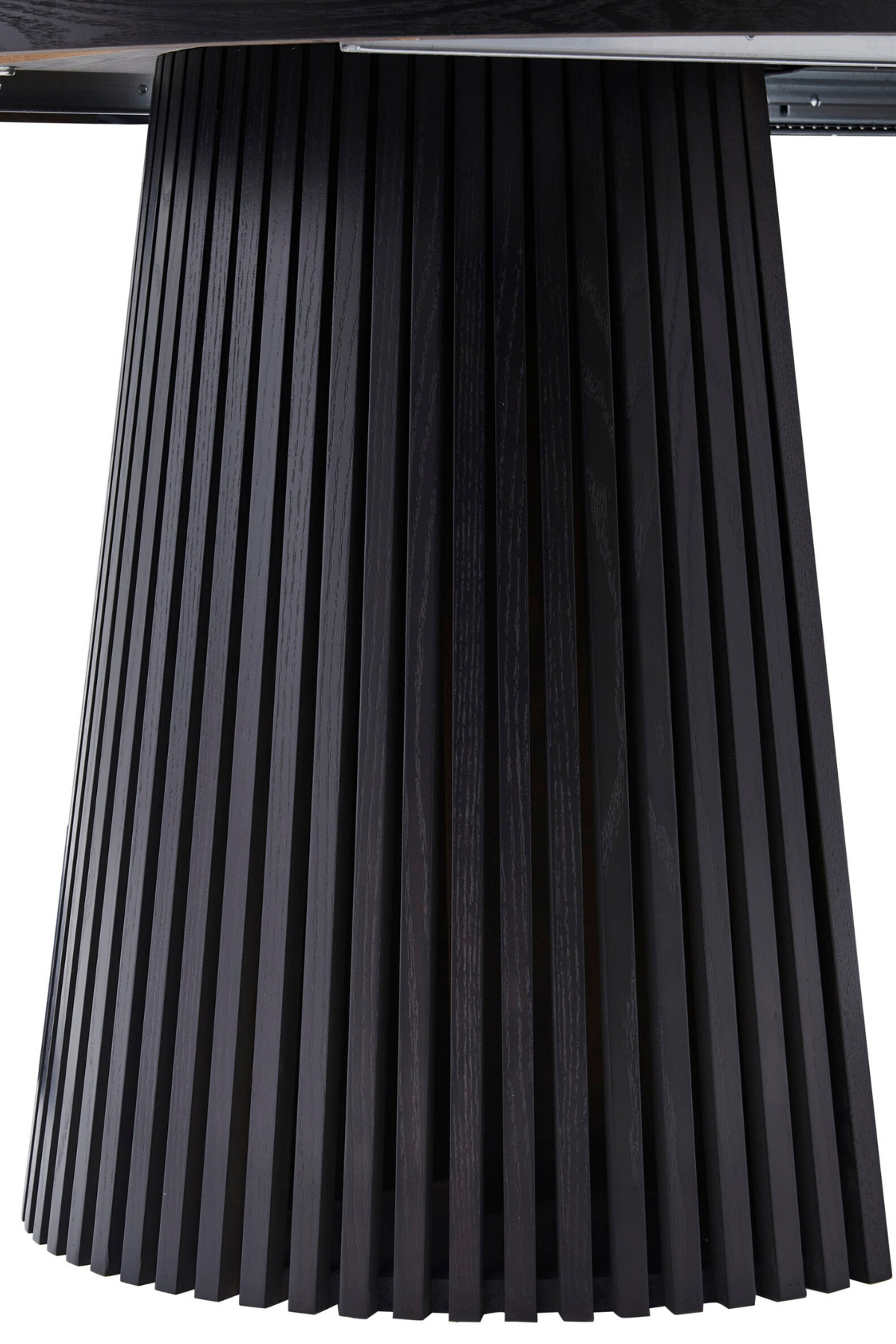 Table extensible Anna en bois MDF avec piétement conique nervuré, ronde 120 cm extensible à 160 et 200 cm, disponible en crème ou marron, design moderne et fonctionnel Maison des Meubles