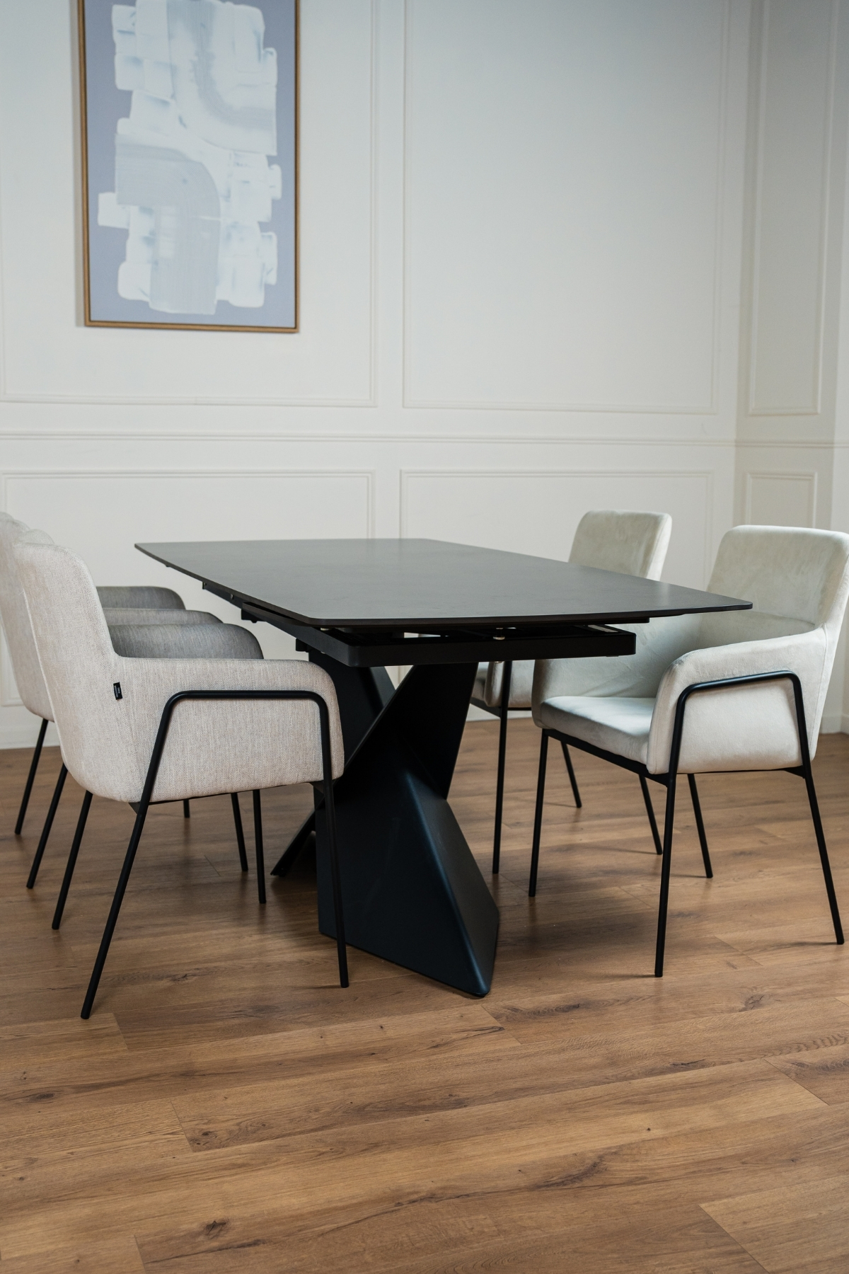 Table à manger EMPIRE extensible, plateau céramique. Couleur noire.