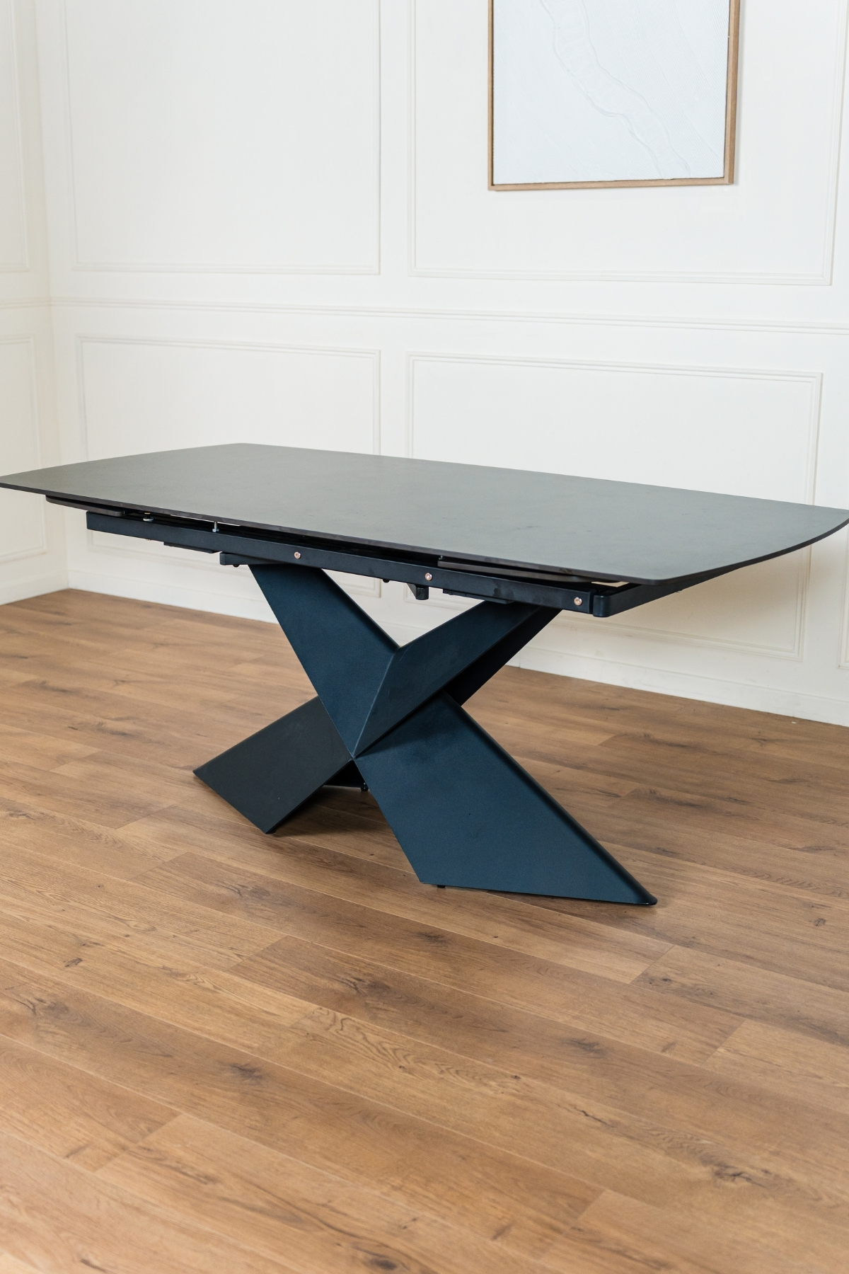 Table à manger EMPIRE extensible, plateau céramique. Couleur noire.