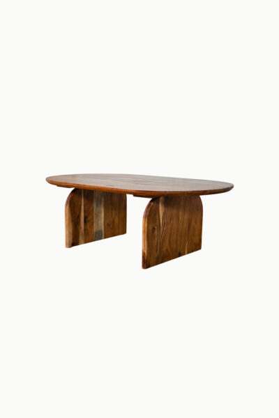Table basse Emilia en acacia avec pieds en arche – Design contemporain et japandi