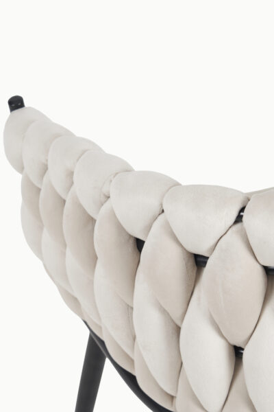 Chaise Trecy en velours avec piètement métal noir, design moderne élégant