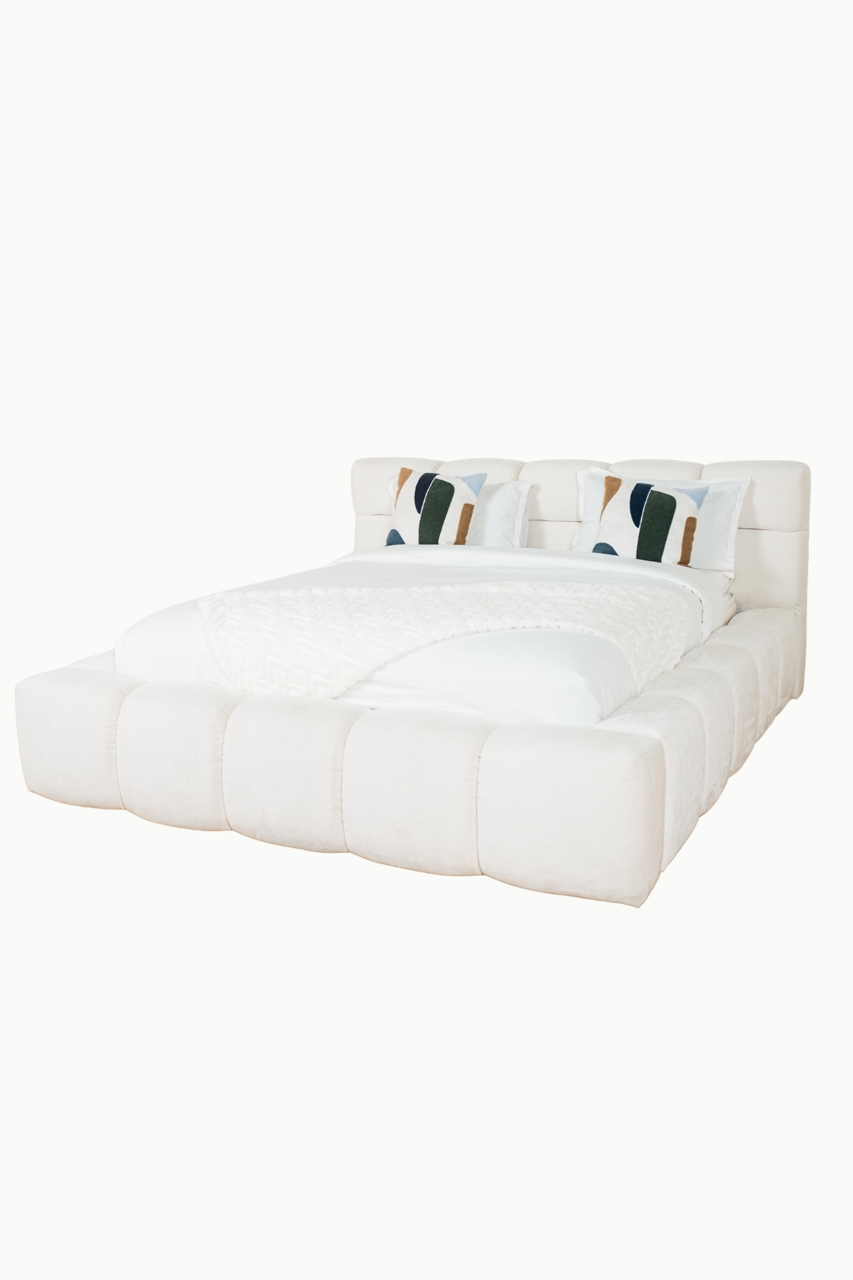 Lit coffre bubble en tissu chenille écru, design arrondi, fabrication européenne haut de gamme, vérins 1000NW, personnalisable.