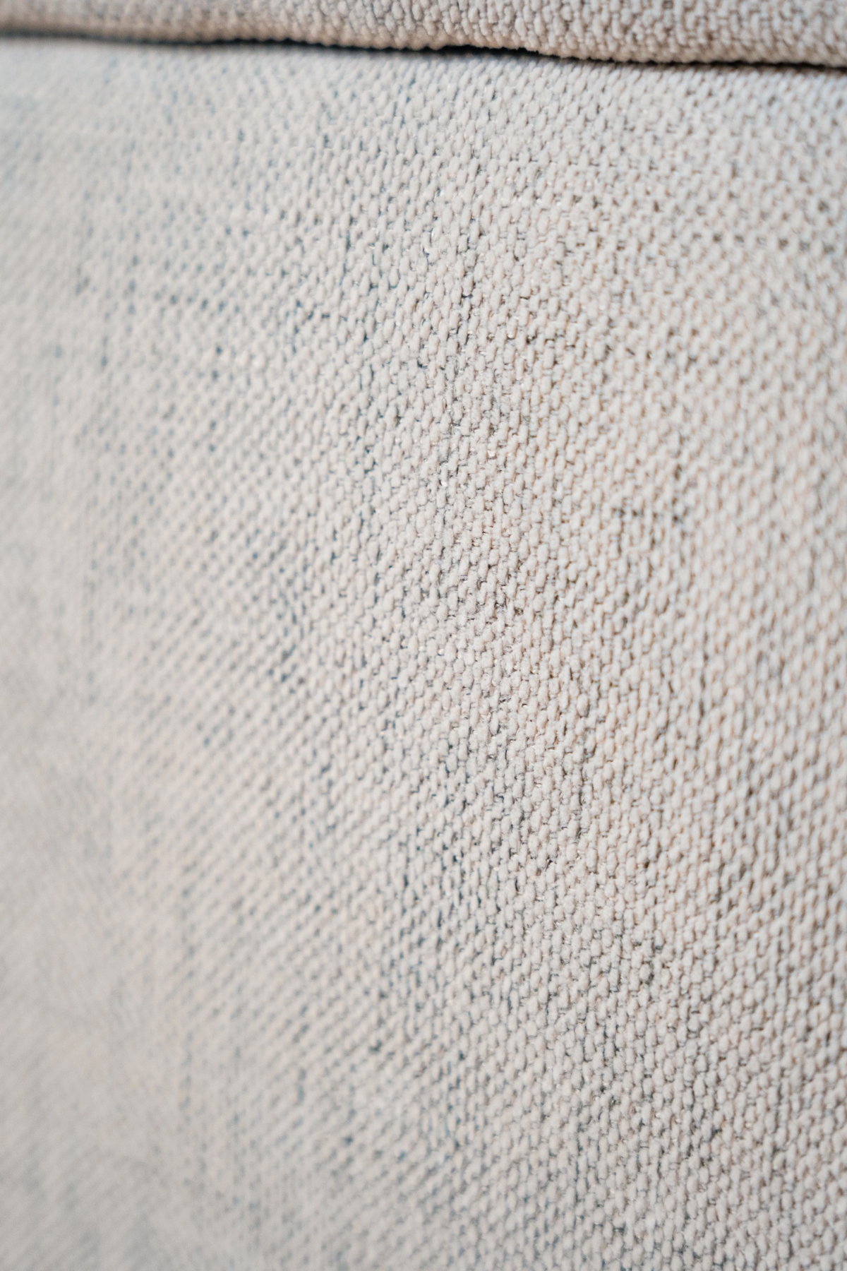 Lit coffre une place tina en tissu chenille écru, coffre de rangement, lattes en bouleau et fabrication européenne haut de gamme.