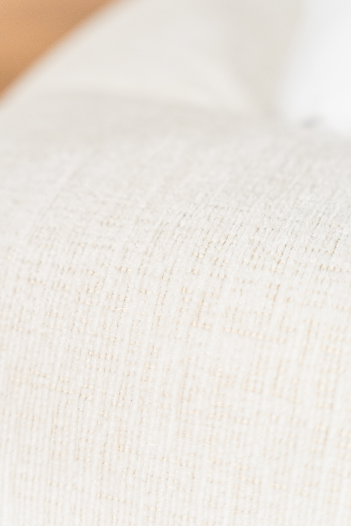 Lit coffre aline deux places en tissu chenille beige, design minimaliste japandi avec grand coffre de rangement et fabrication européenne haut de gamme.