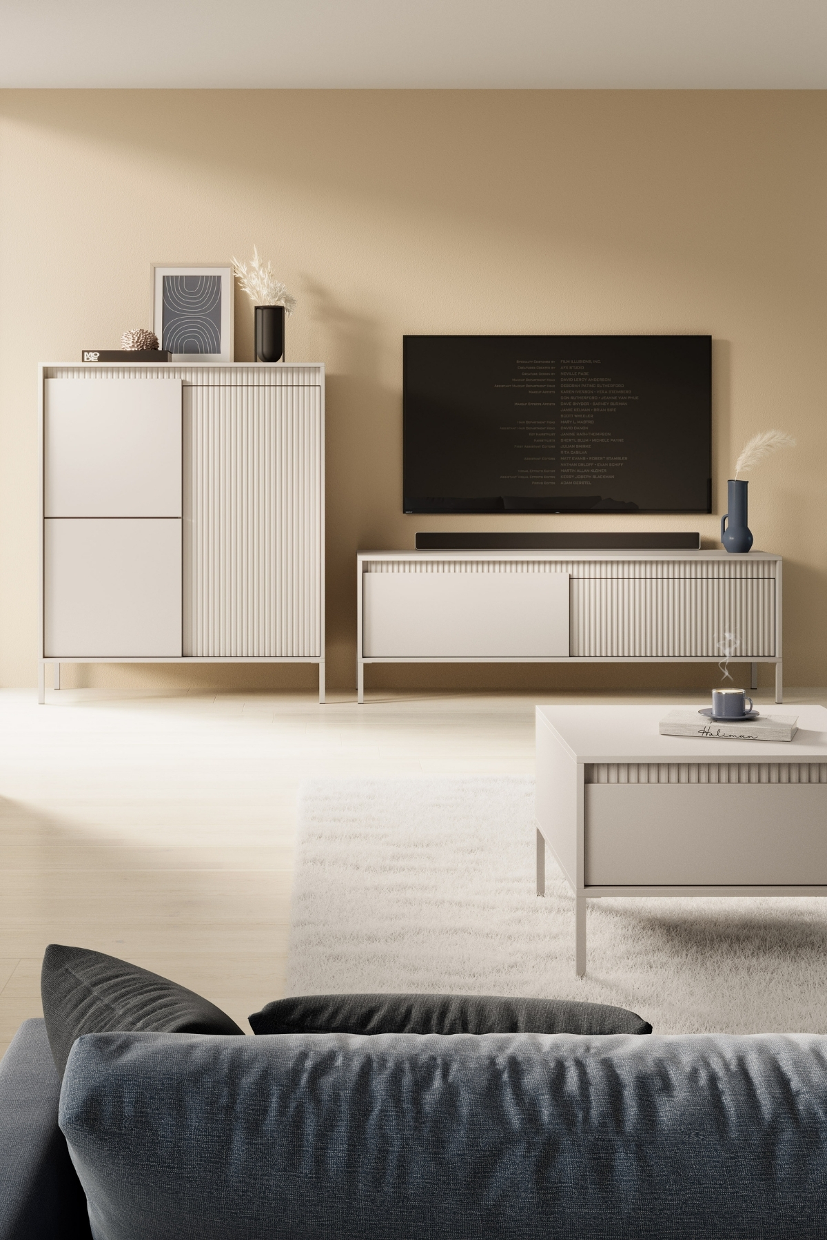 Meuble TV Senso beige 153cm, design moderne avec façade cannelée et portes battantes , idéal salon contemporain.