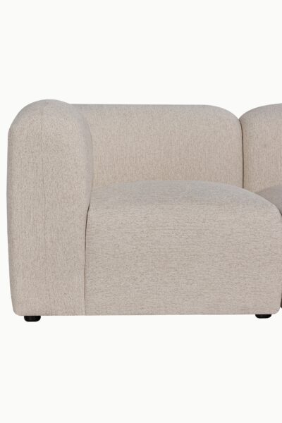 Découvrez le canapé d’angle modulable Bohem, un modèle design et confortable avec pouf assorti, idéal pour sublimer un salon contemporain.