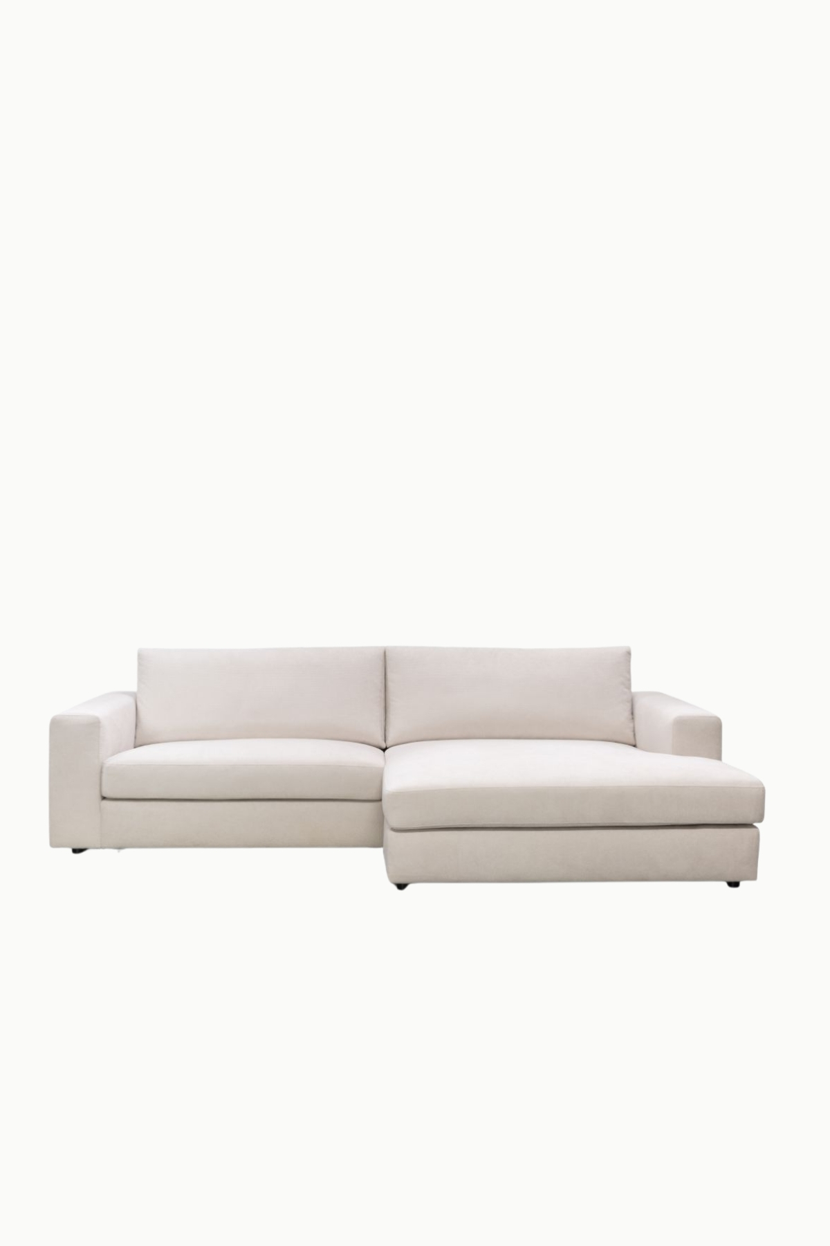 canapé_angle_riviera_tissus_écru (2) canapé d’angle Riviera en tissus chenille écru, avec accoudoirs larges, assise profonde et méridienne